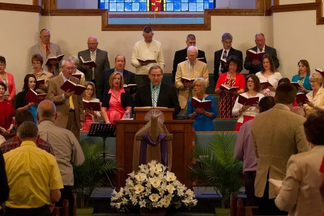 Elmwood choir and congregation singing together